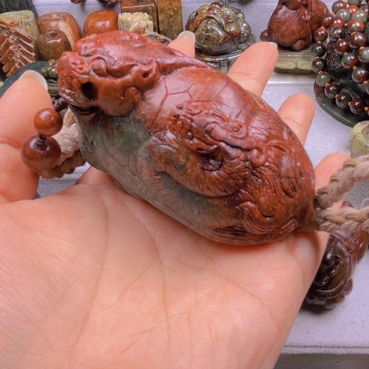 岫岩河磨玉（透闪石质玉）把件未镶嵌瓷****