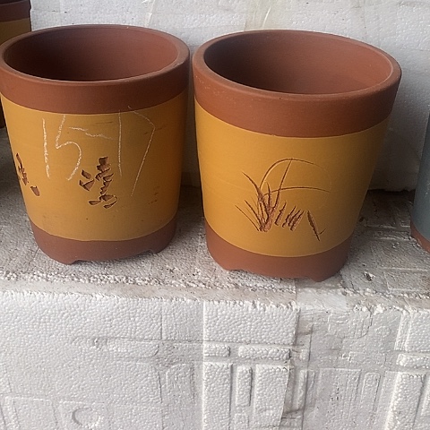 中国宜兴紫砂花盆，