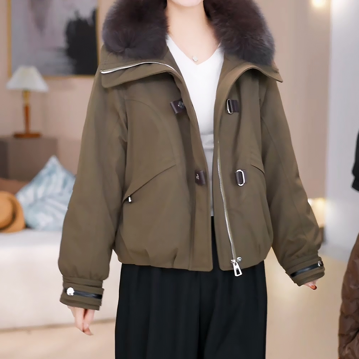 时尚翻领加厚羽绒服女2025冬季新款流行小个子洋气白鹅绒保暖外套