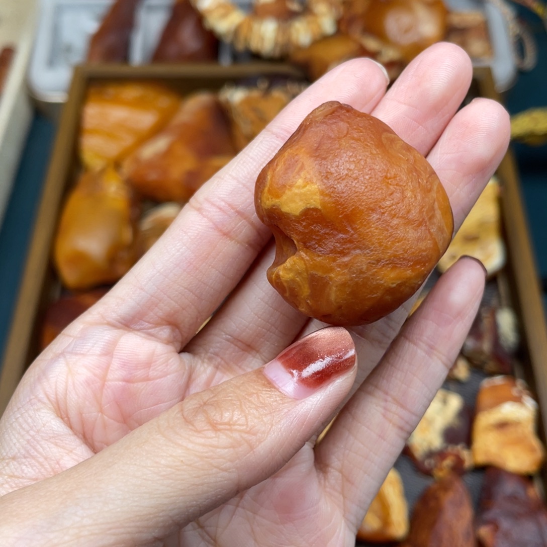 琥珀未镶嵌珠宝奇石