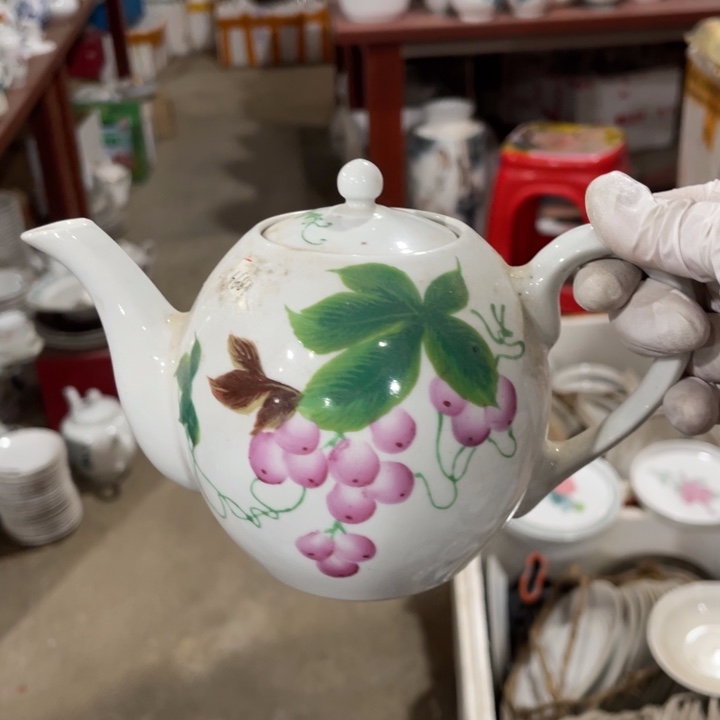 瓷老茶壶500毫升手绘釉上微瑕