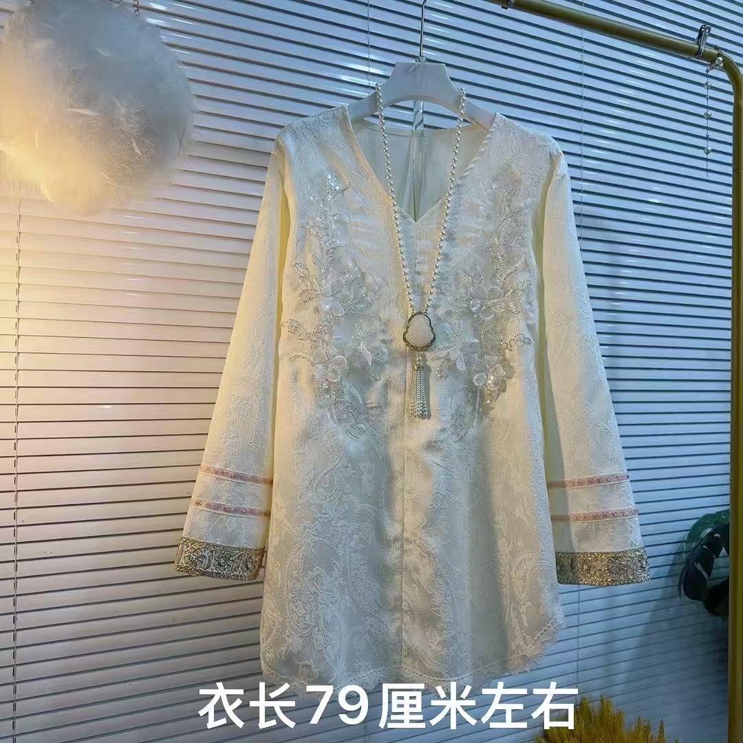 胖MM四季百搭宽松遮肉重工立体花V领国潮风中长款打底衫