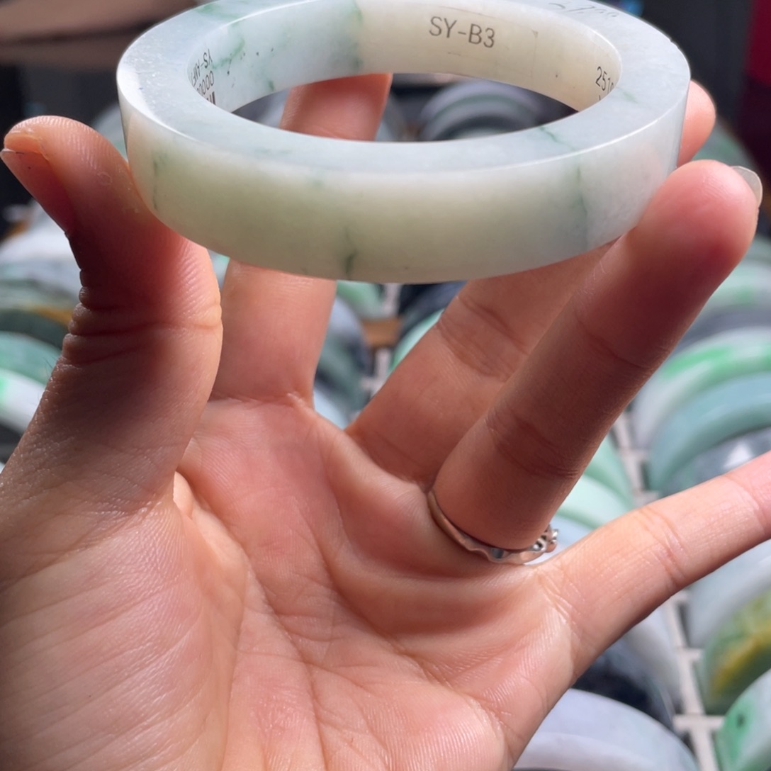 定制翡翠未镶嵌翡翠53/55 正圈 飘花