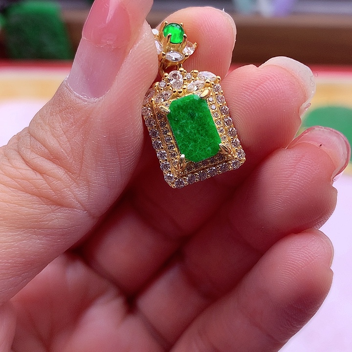 翡翠颈饰银S925镶嵌翡翠