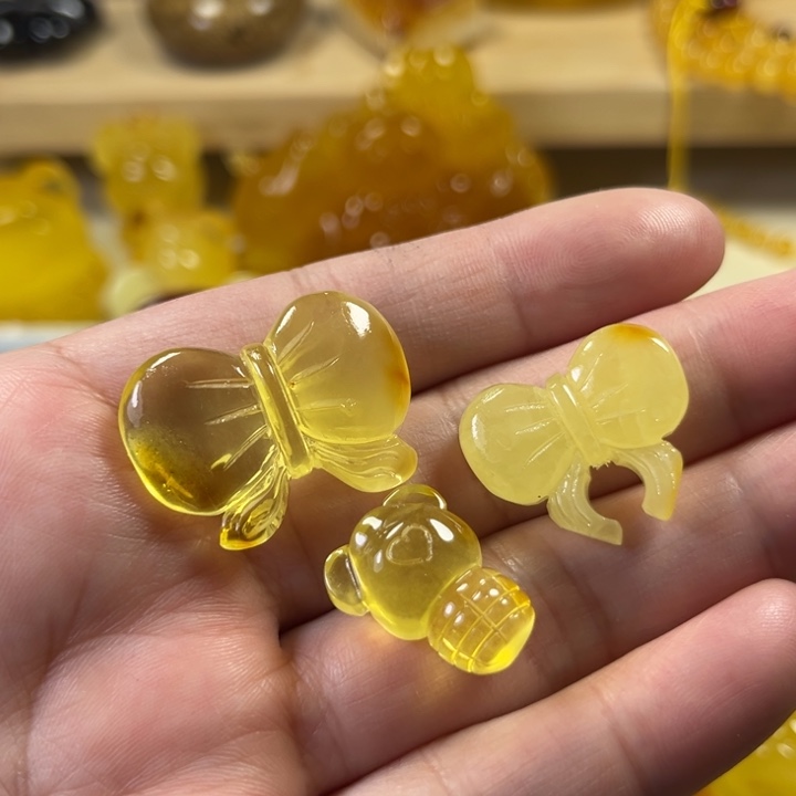 琥珀颈饰未镶嵌琥珀蜜蜡