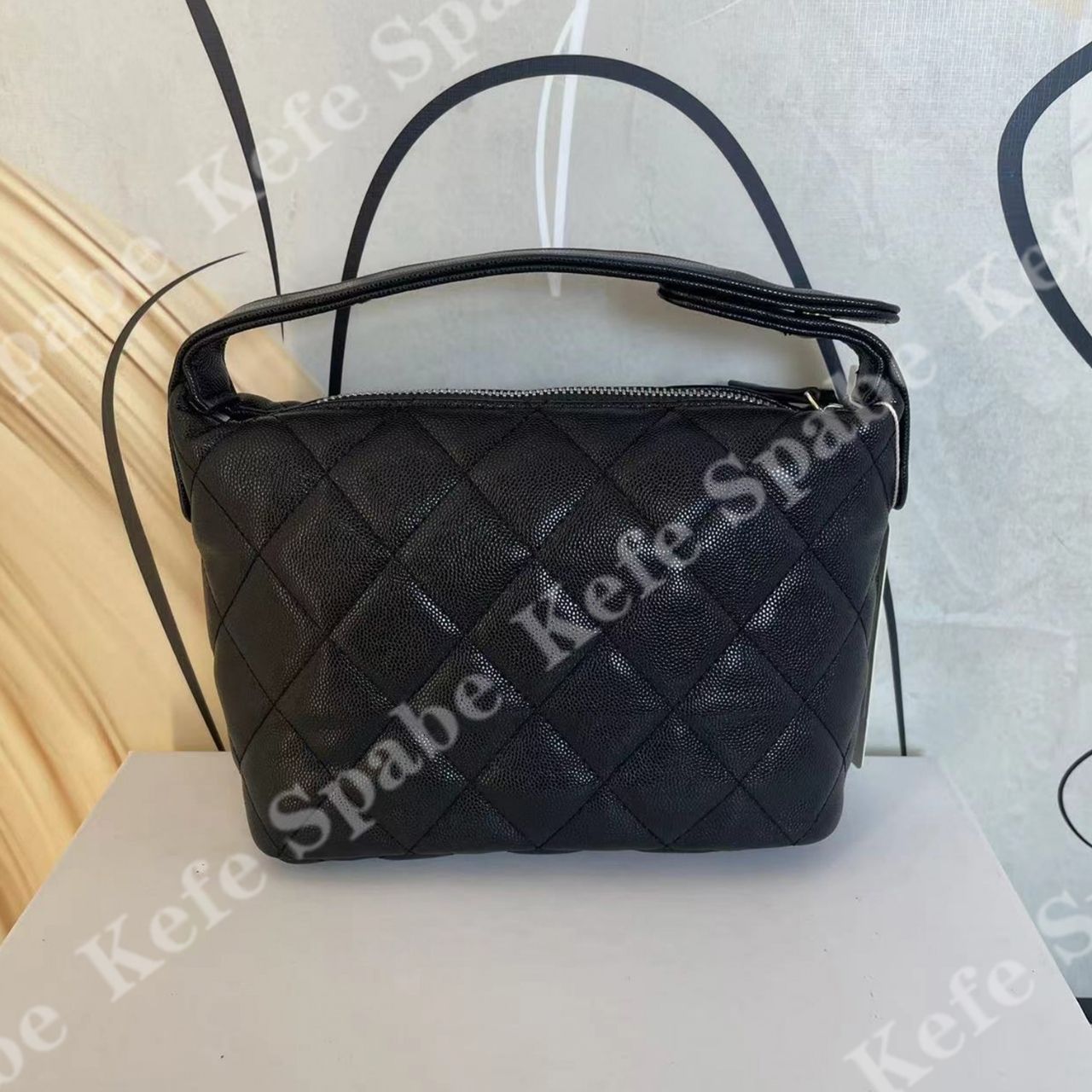 HM173          P25新款黑色菱格饭盒包手提斜挎包-1