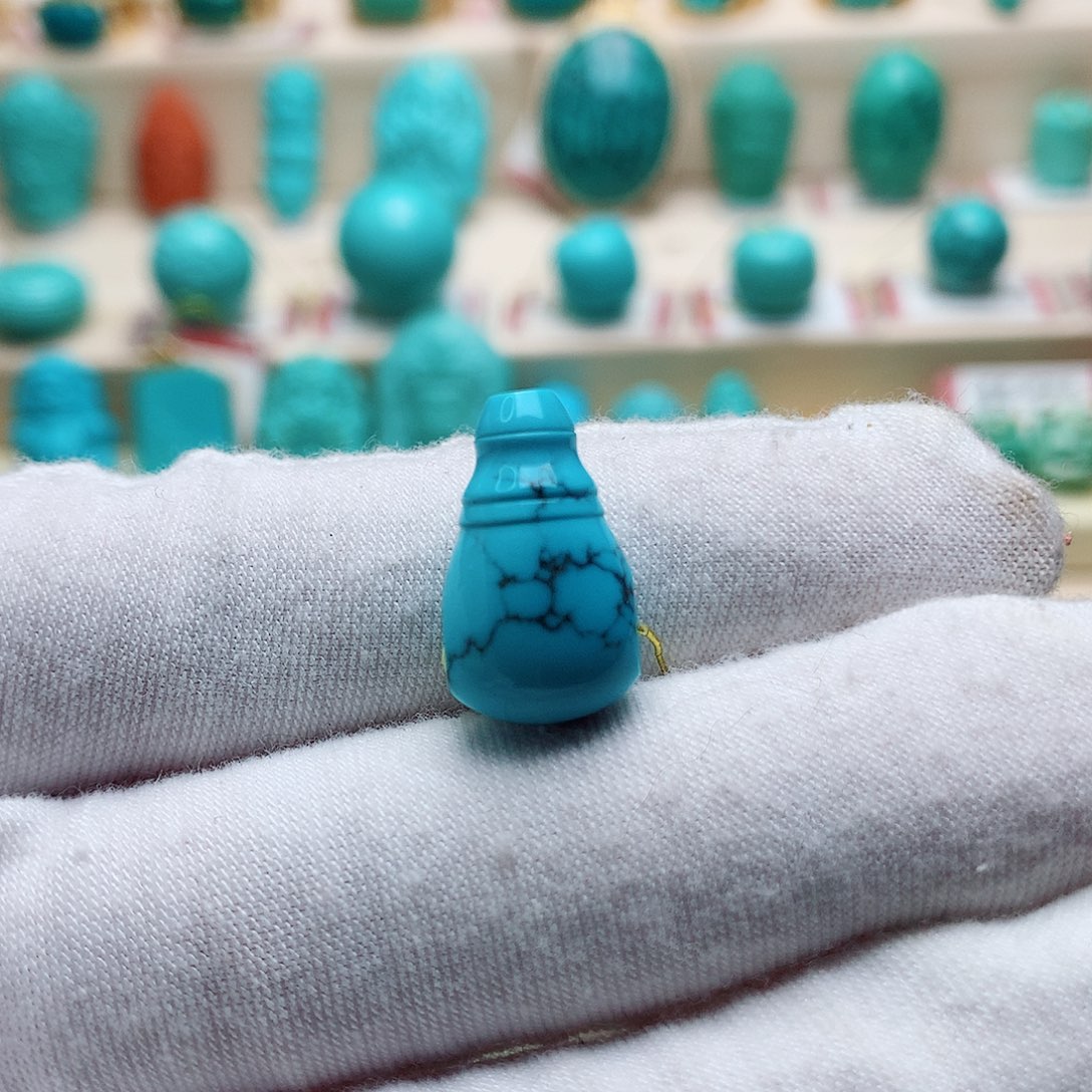 绿松石配饰未镶嵌