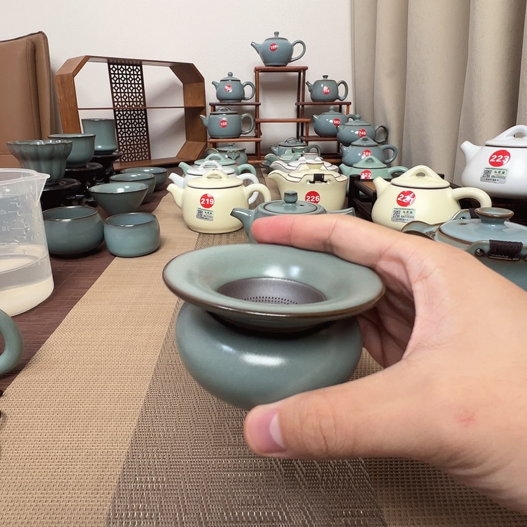 瓷片，。。。。。。。。。。。。。