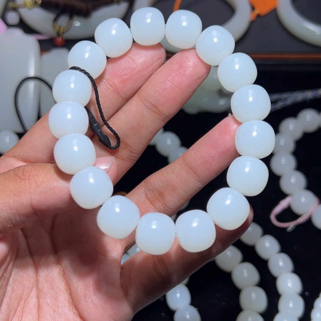 逍***遥和田玉未镶嵌手链