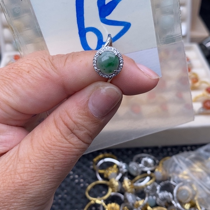 未镶嵌戒指翡翠缅甸