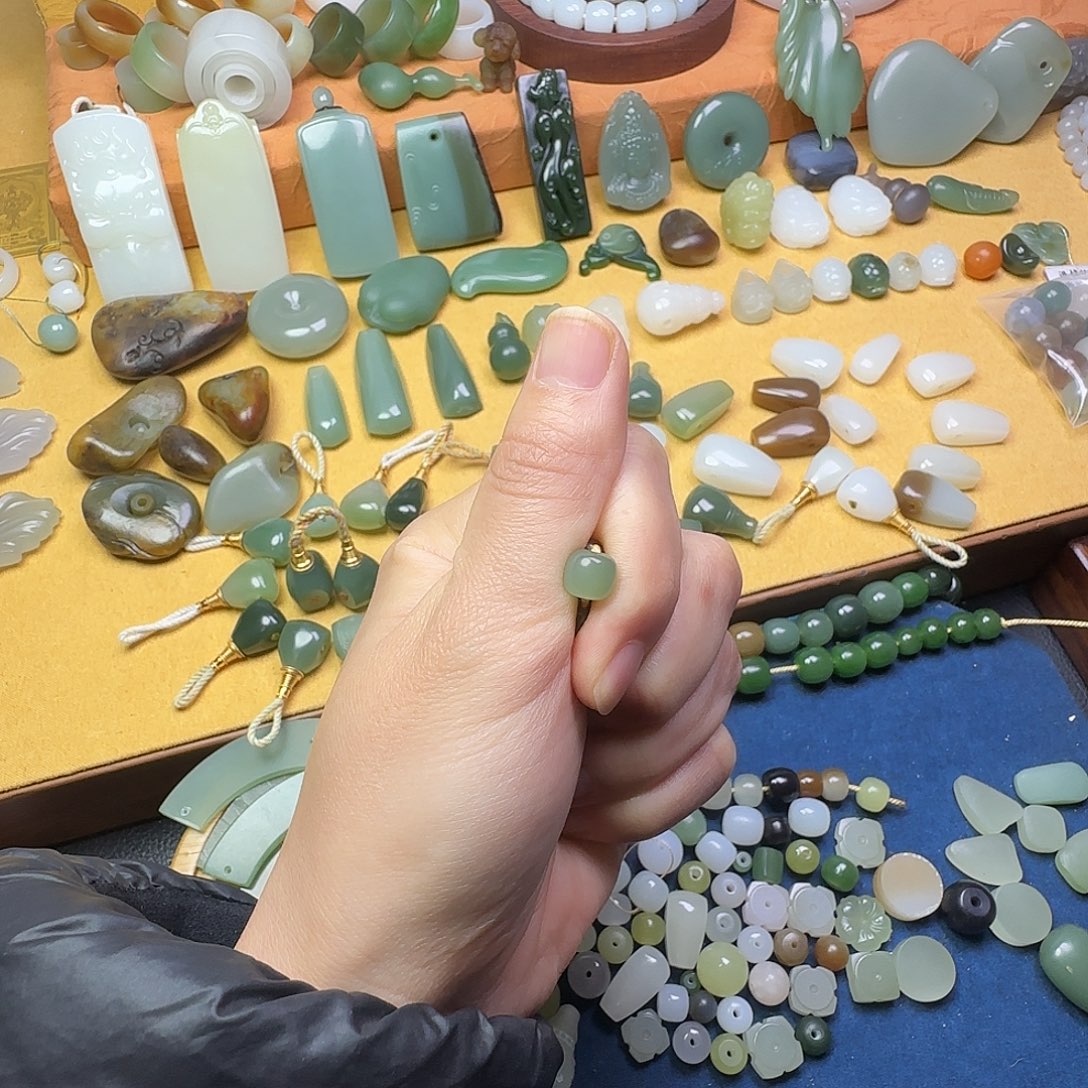 宋***镜和田玉未镶嵌颈饰