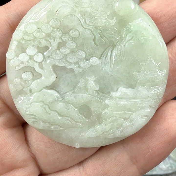 翡翠挂件未镶嵌翡翠
