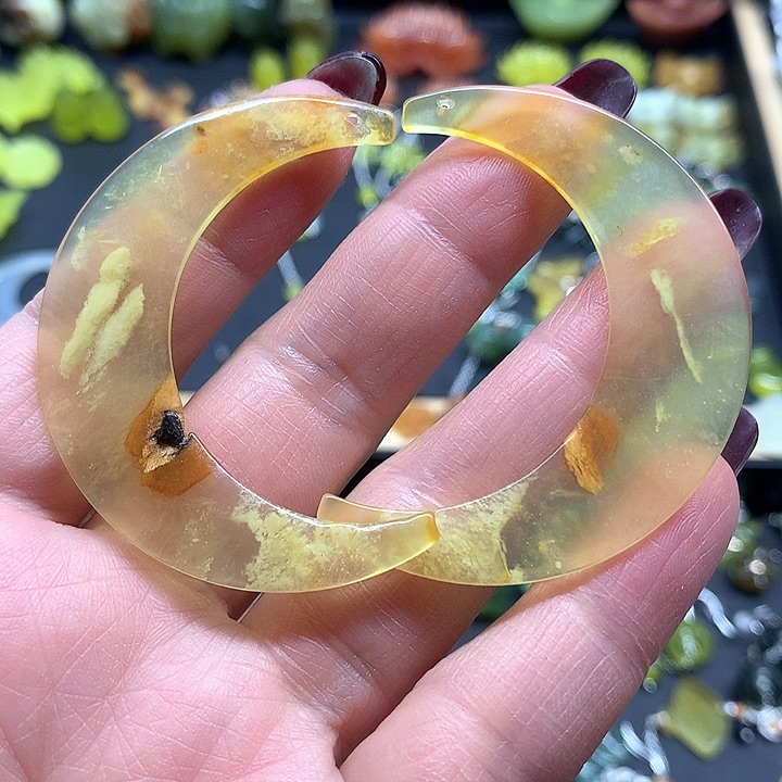 蛇纹石玉耳环未镶嵌