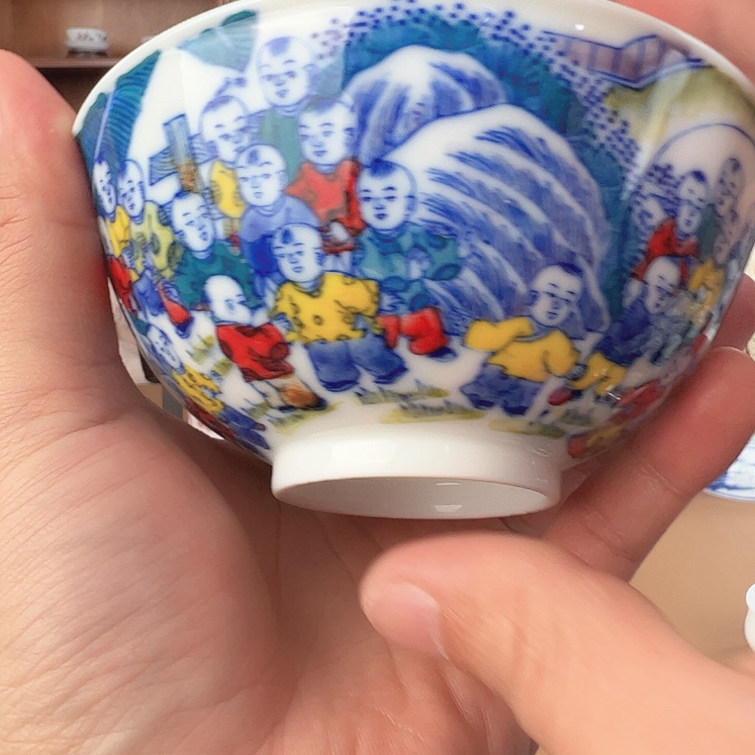 瓷柴窑釉下斗彩观赏童子碗微瑕