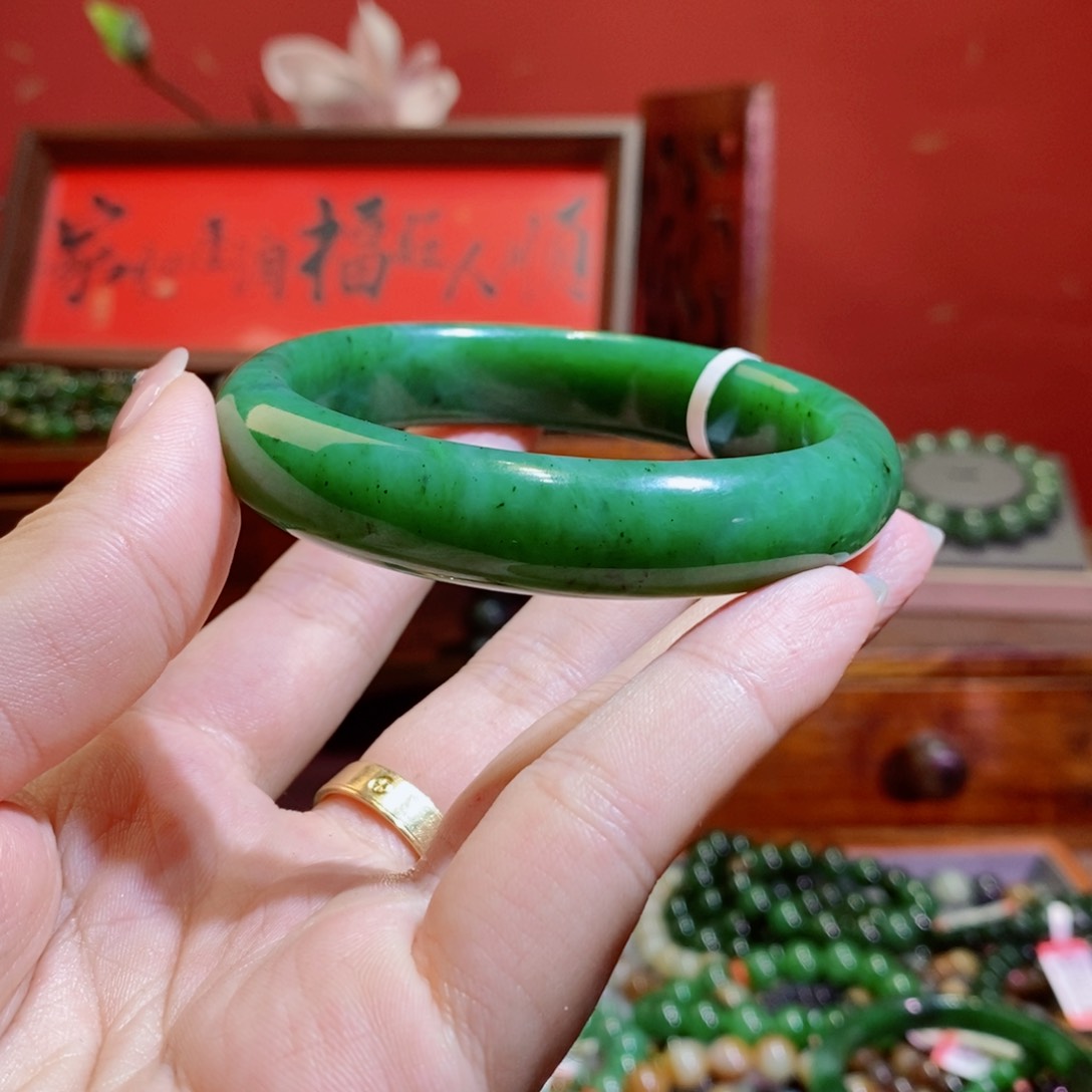 和田玉未镶嵌颈饰@*