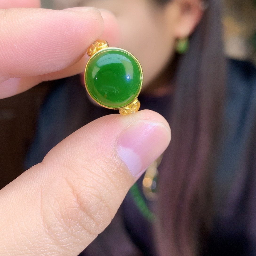 吊坠(不含链)银S925镶嵌和田玉（碧玉）带色根