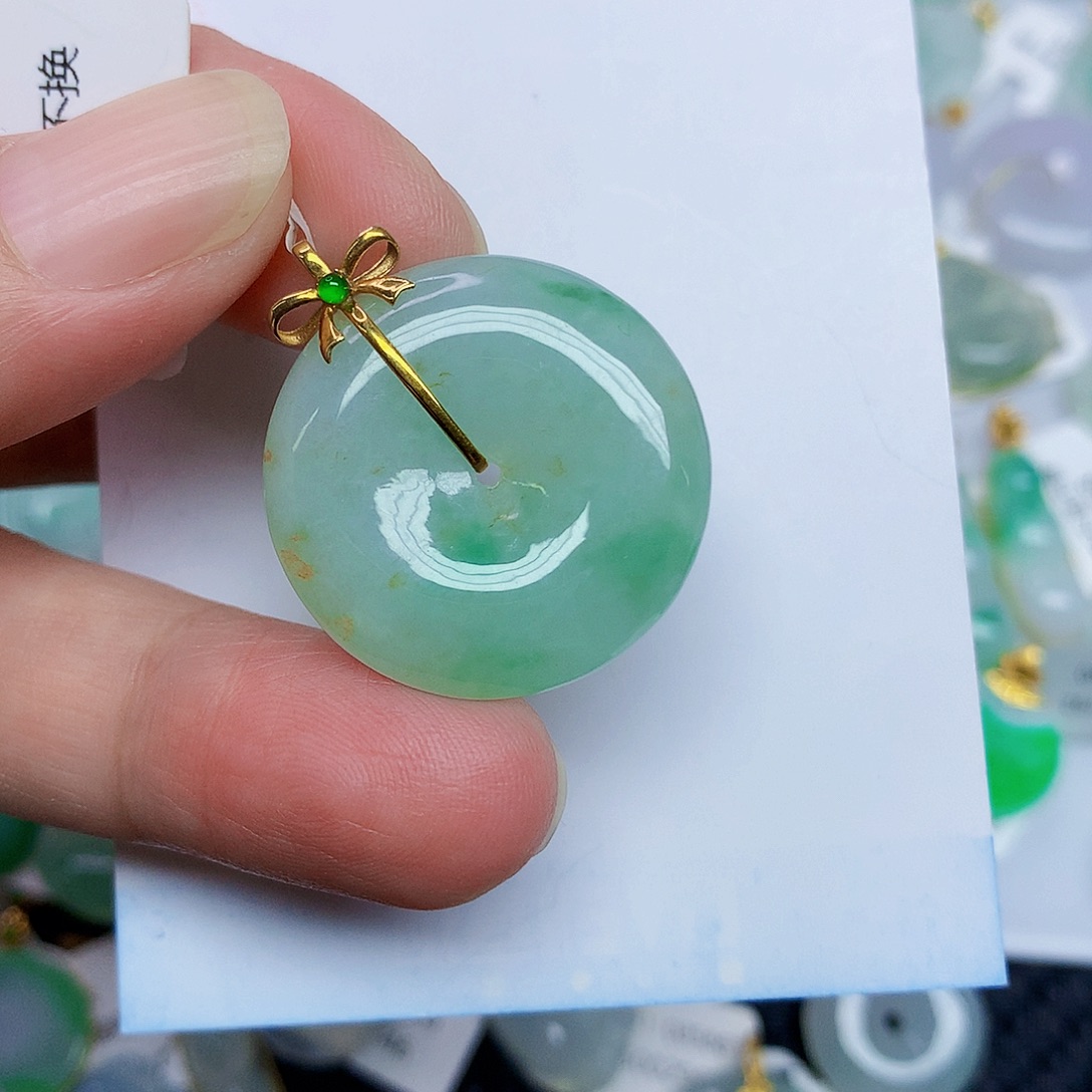 翡翠18K金镶嵌颈饰3467888