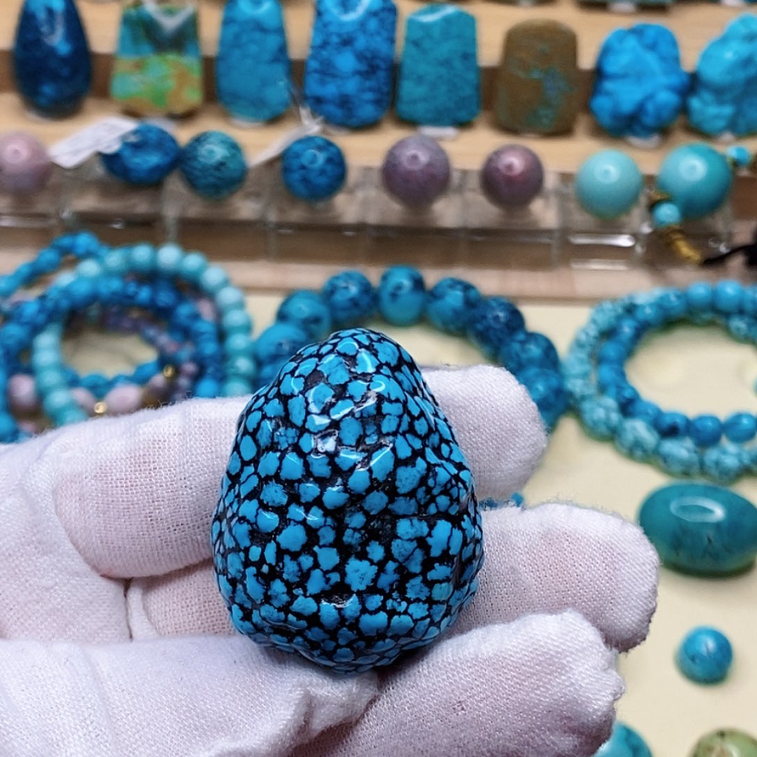 绿松石未镶嵌珠宝奇石