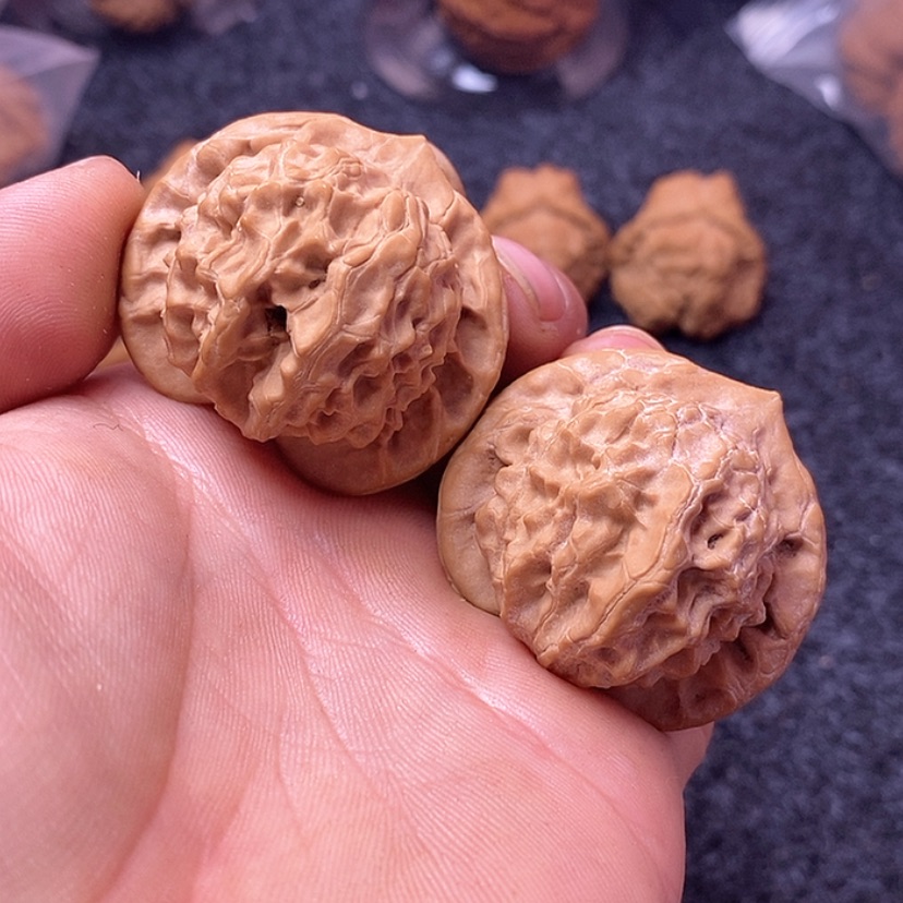 【闪购商品】文玩核桃吊坠42大耳朵图图