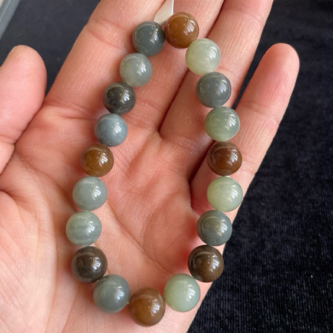 新疆和田玉若羌微色差卡10