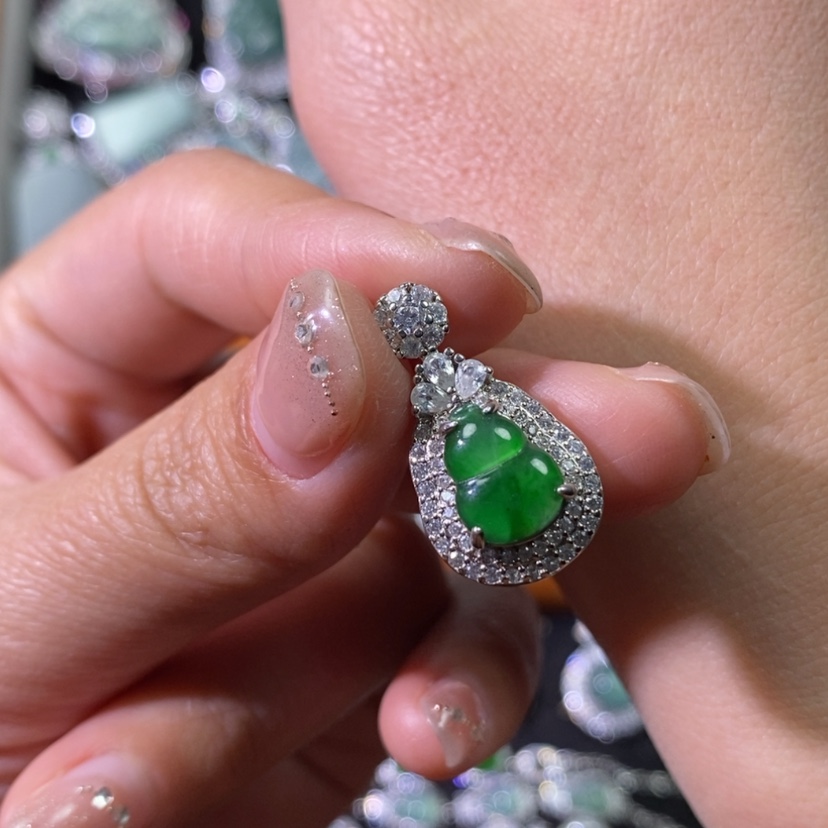 【闪购商品】翡翠颈饰未镶嵌天然