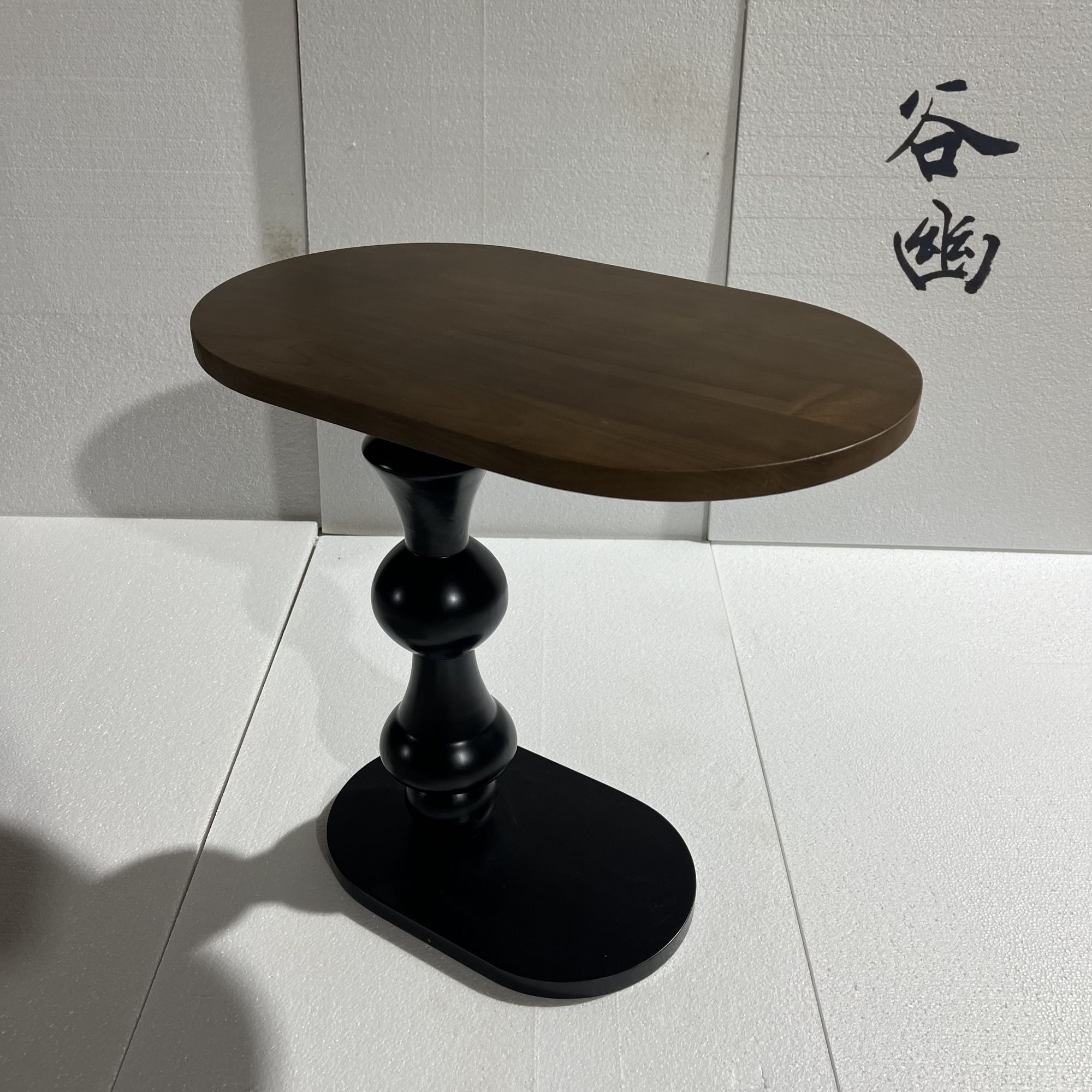 法式餐桌黑色实木中古圆形咖啡桌洽谈木质美式小圆桌茶几沙发边几