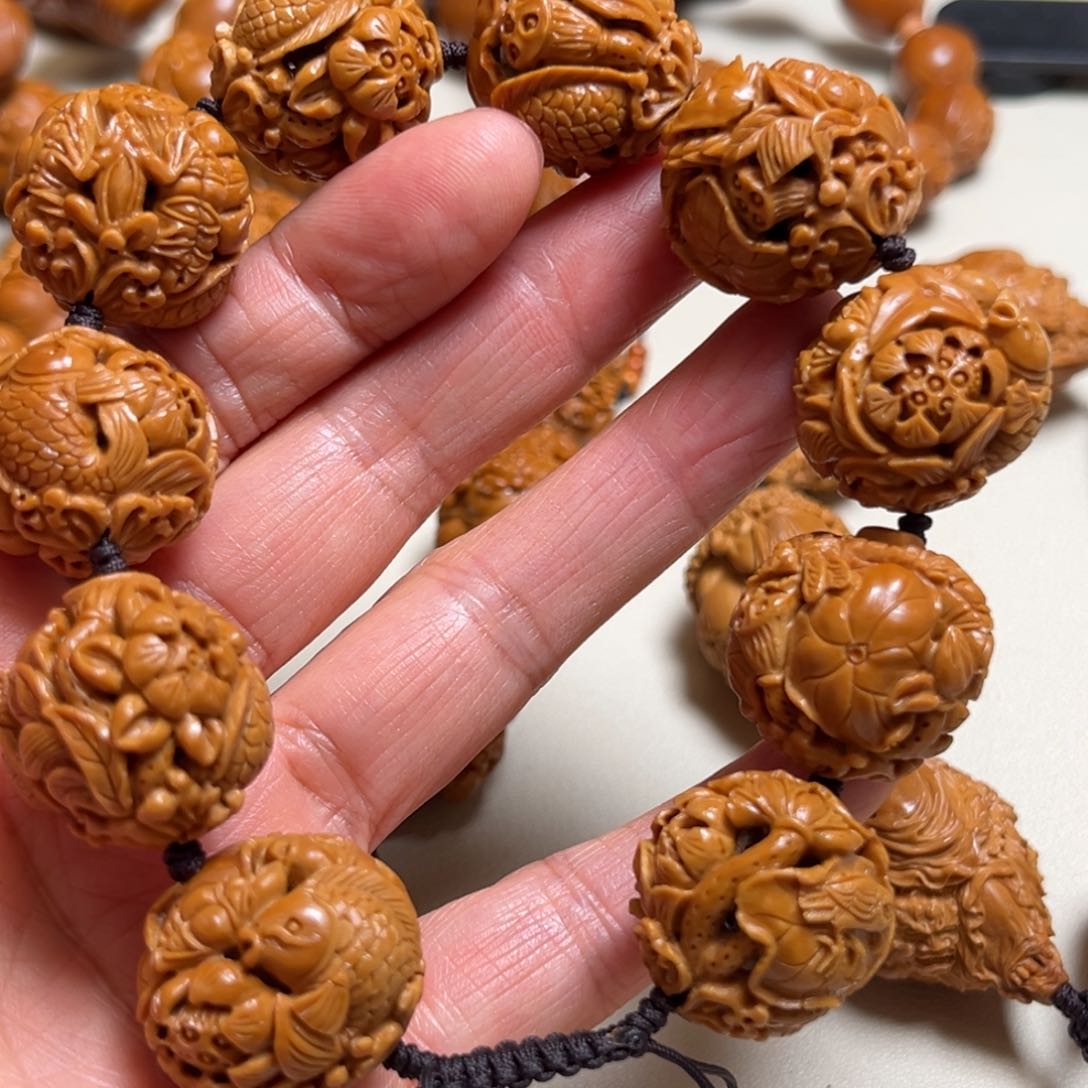 橄榄核吊坠中*荷塘月色