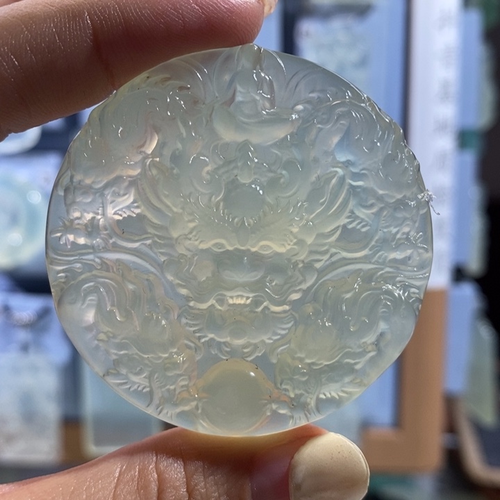老***帅岫玉未镶嵌颈饰吊坠