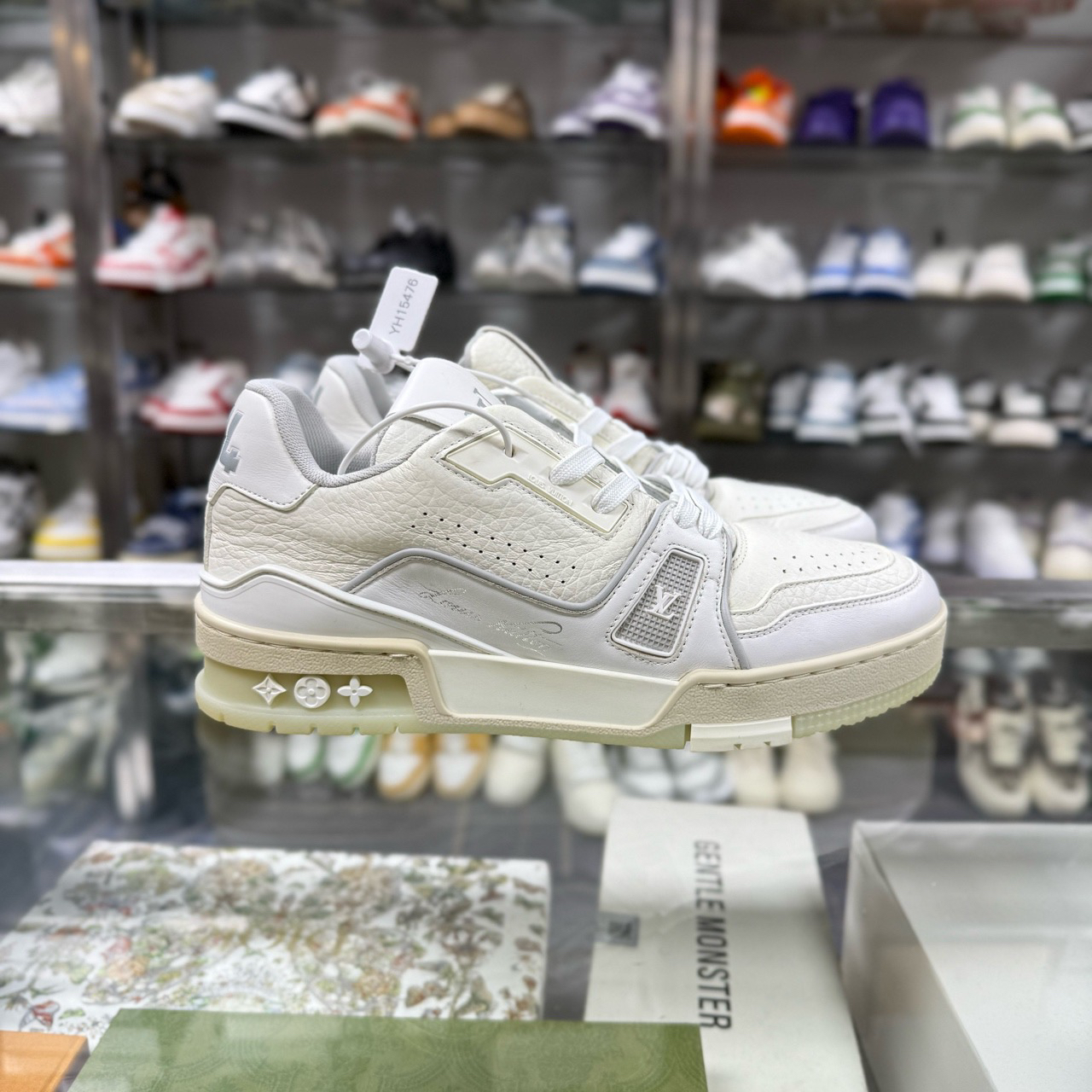 99新 LouisVuitton/路易威登 TRAINER 白水泥 尺码/37.5 YH15475