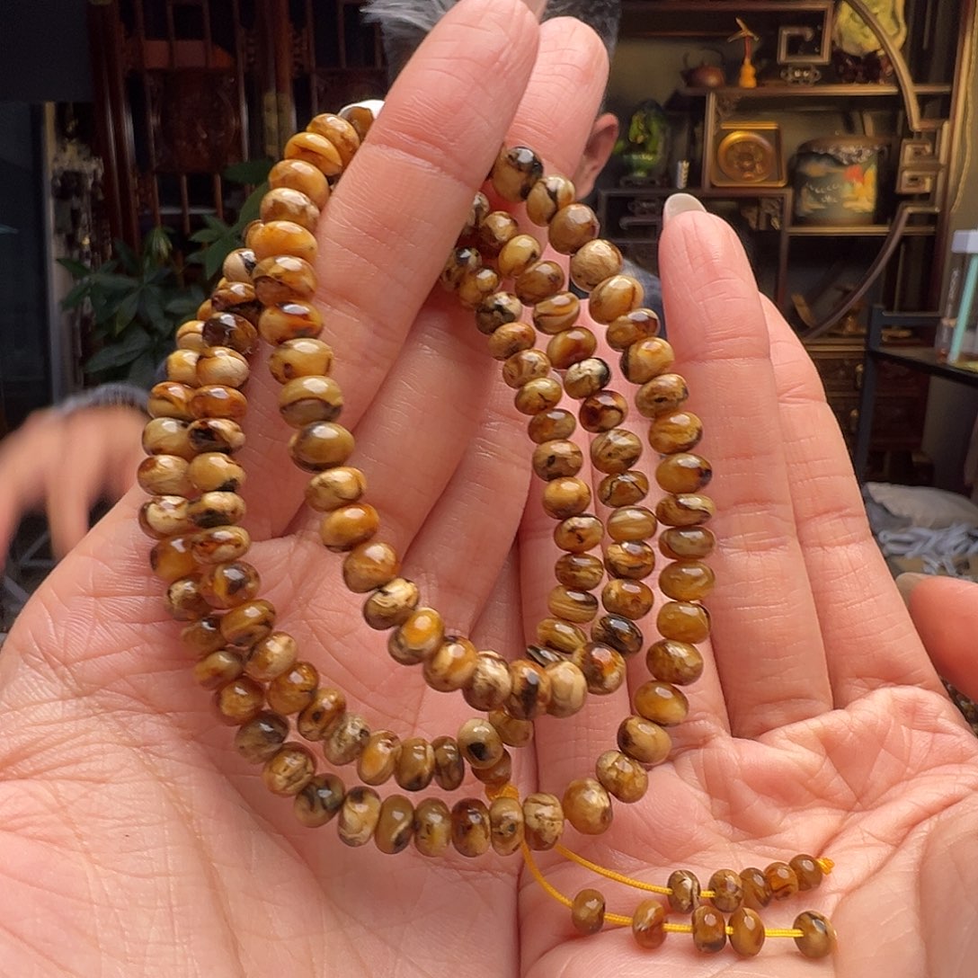 琥珀未镶嵌裸石抚顺琥珀20632六