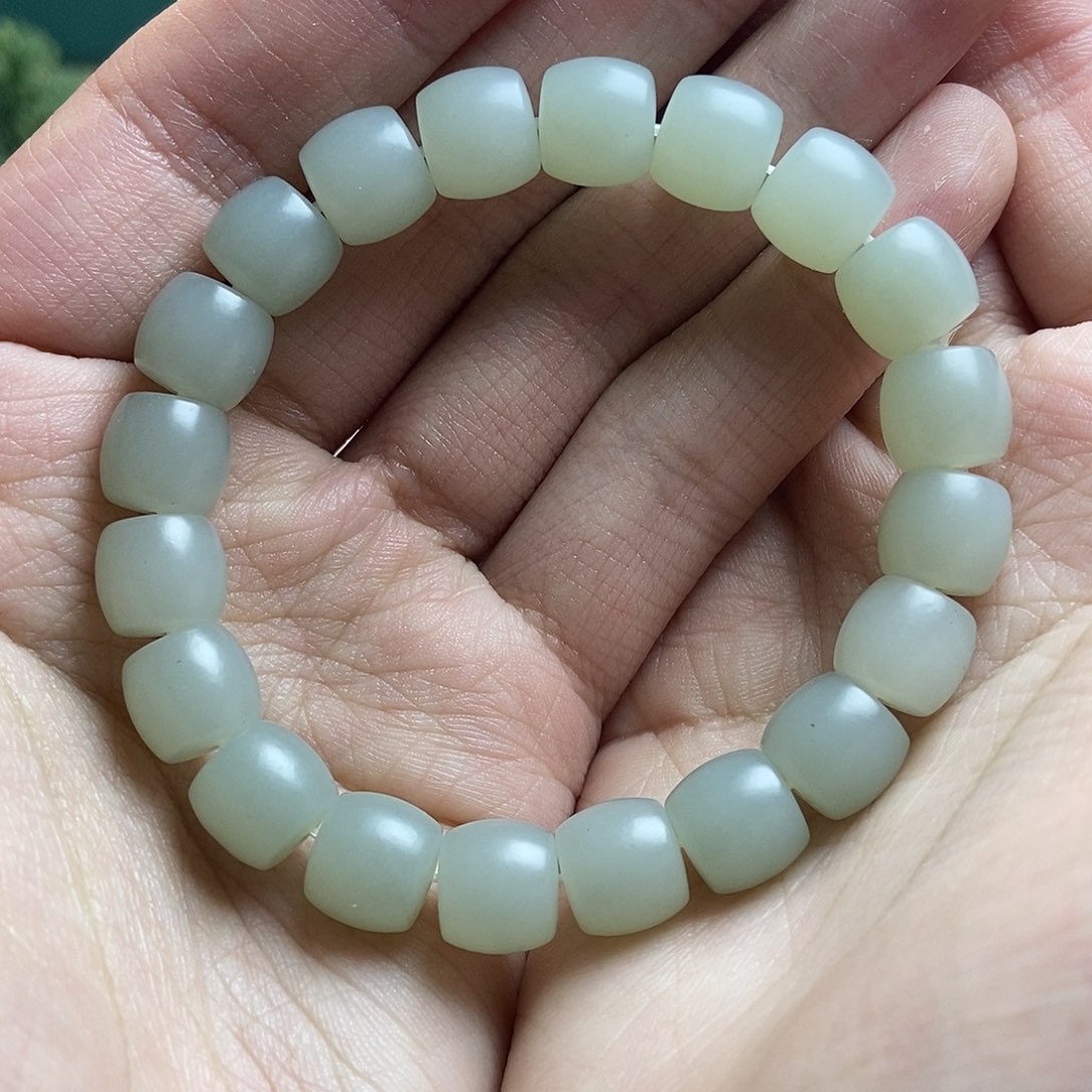 和田玉（糖玉）颈饰未镶嵌