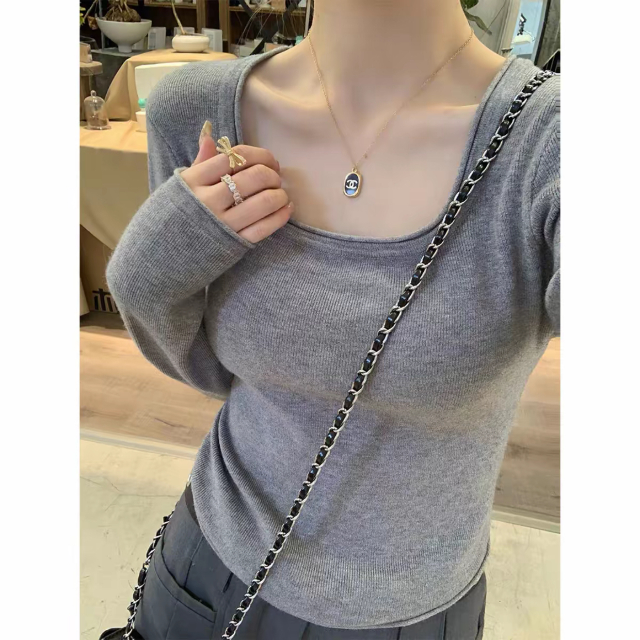 【现货】秋冬季方领露锁骨打底女卷边修身小个子短上衣内搭针织毛衣