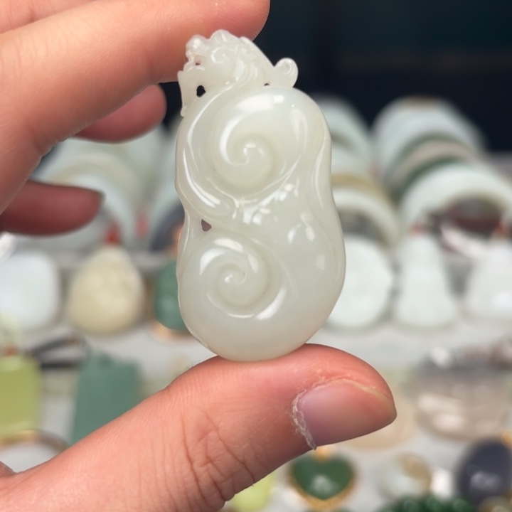 和田玉吊坠未镶嵌