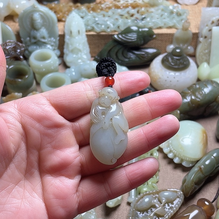 和田玉颈饰未镶嵌国**中