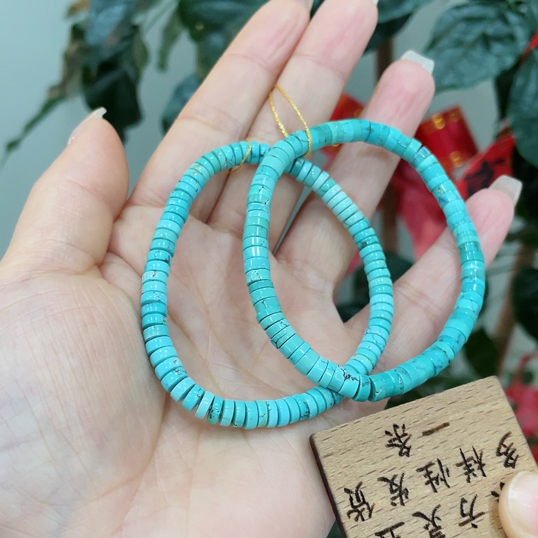 绿松石颈饰未镶嵌