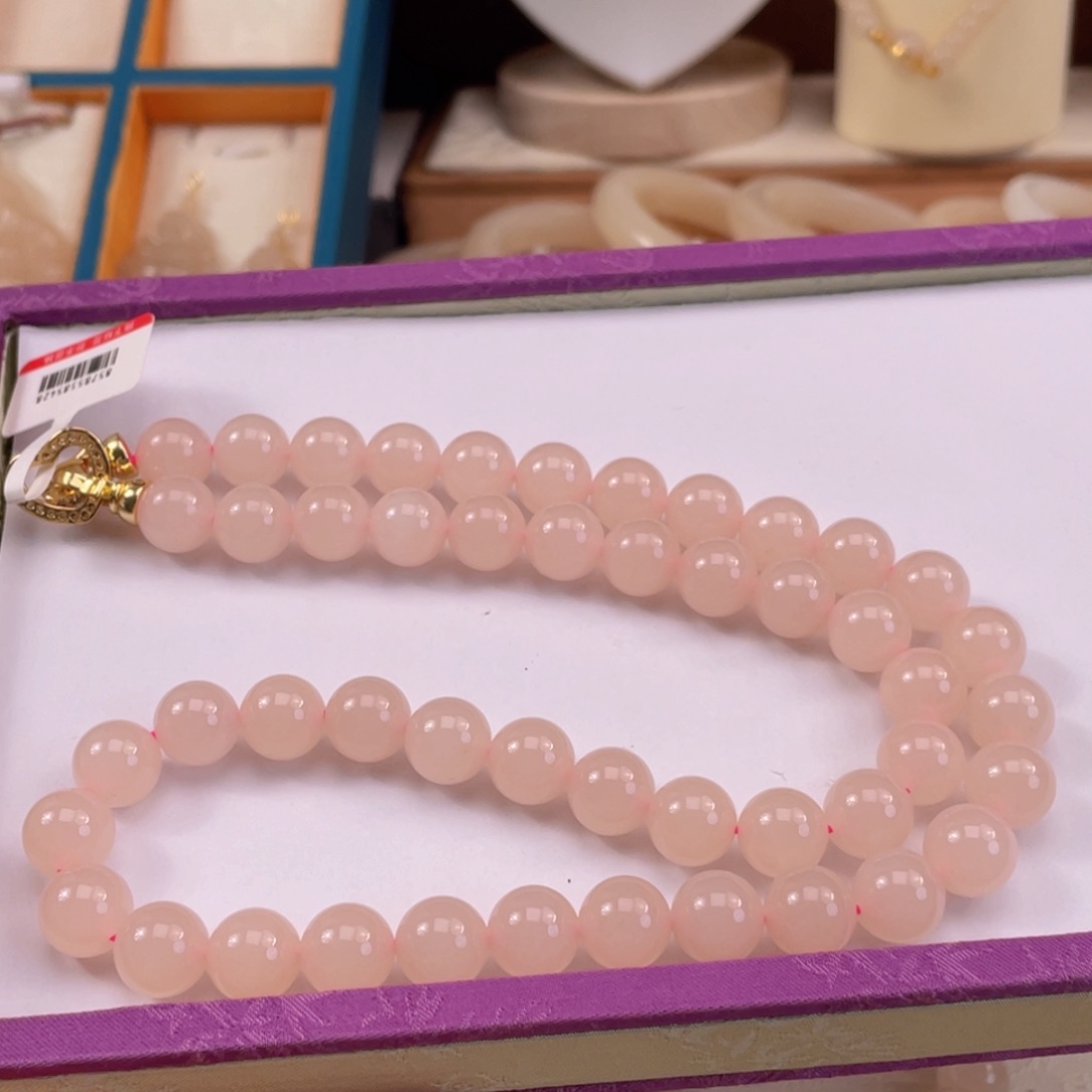 和田玉项链未镶嵌小****?