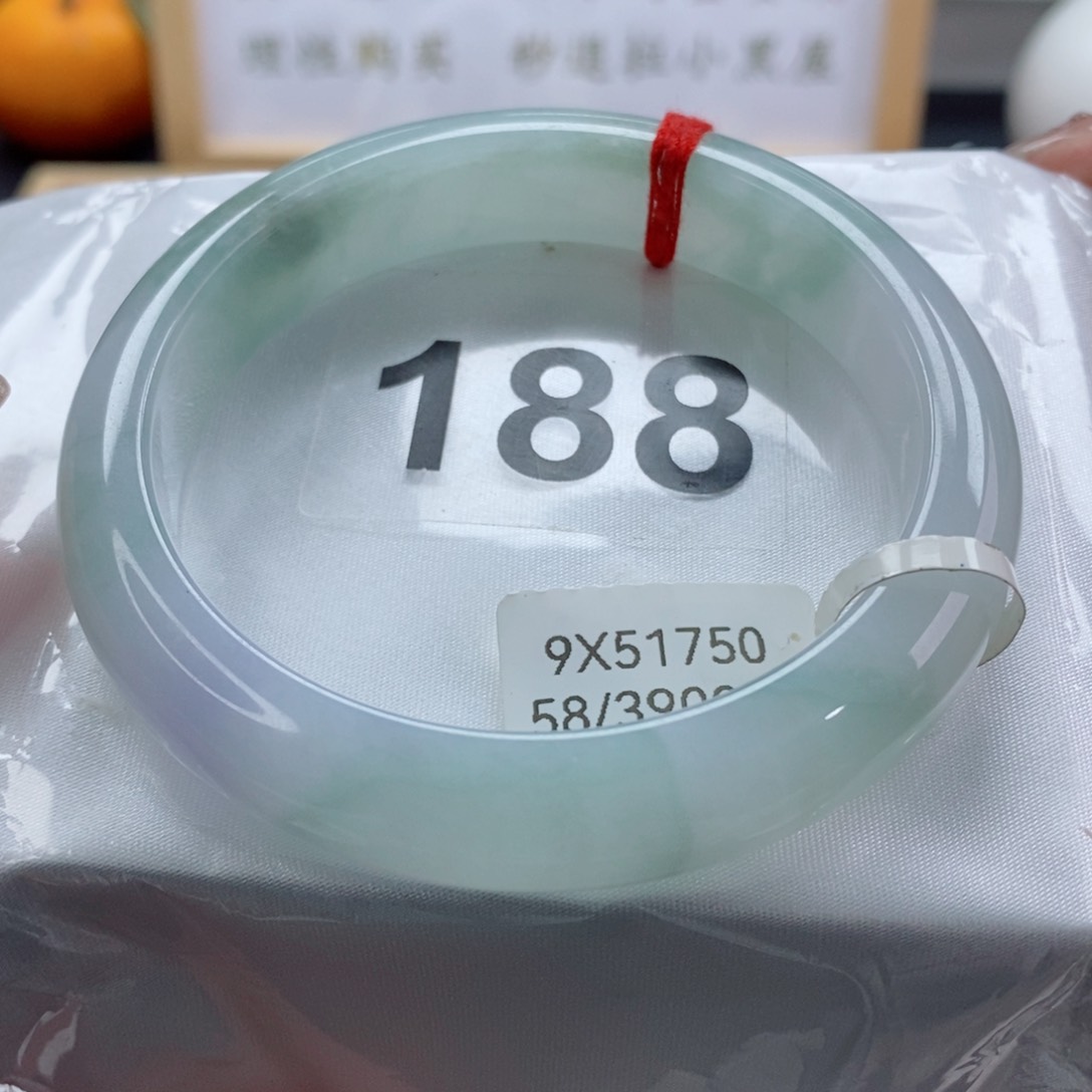 翡翠手镯未镶嵌天然A货翡翠手镯