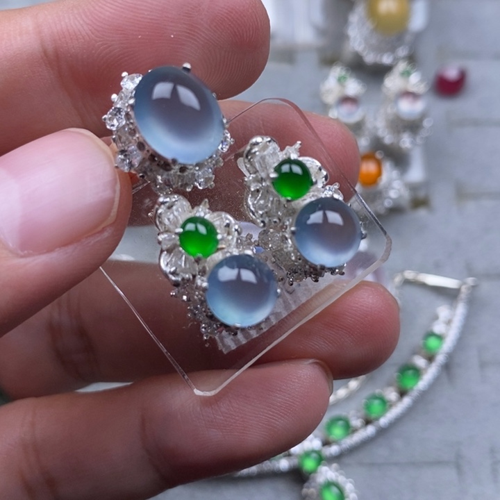 定制翡翠未镶嵌高冰玻天空蓝10.2mm