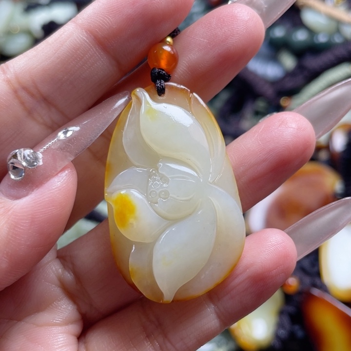 和田玉颈饰未镶嵌