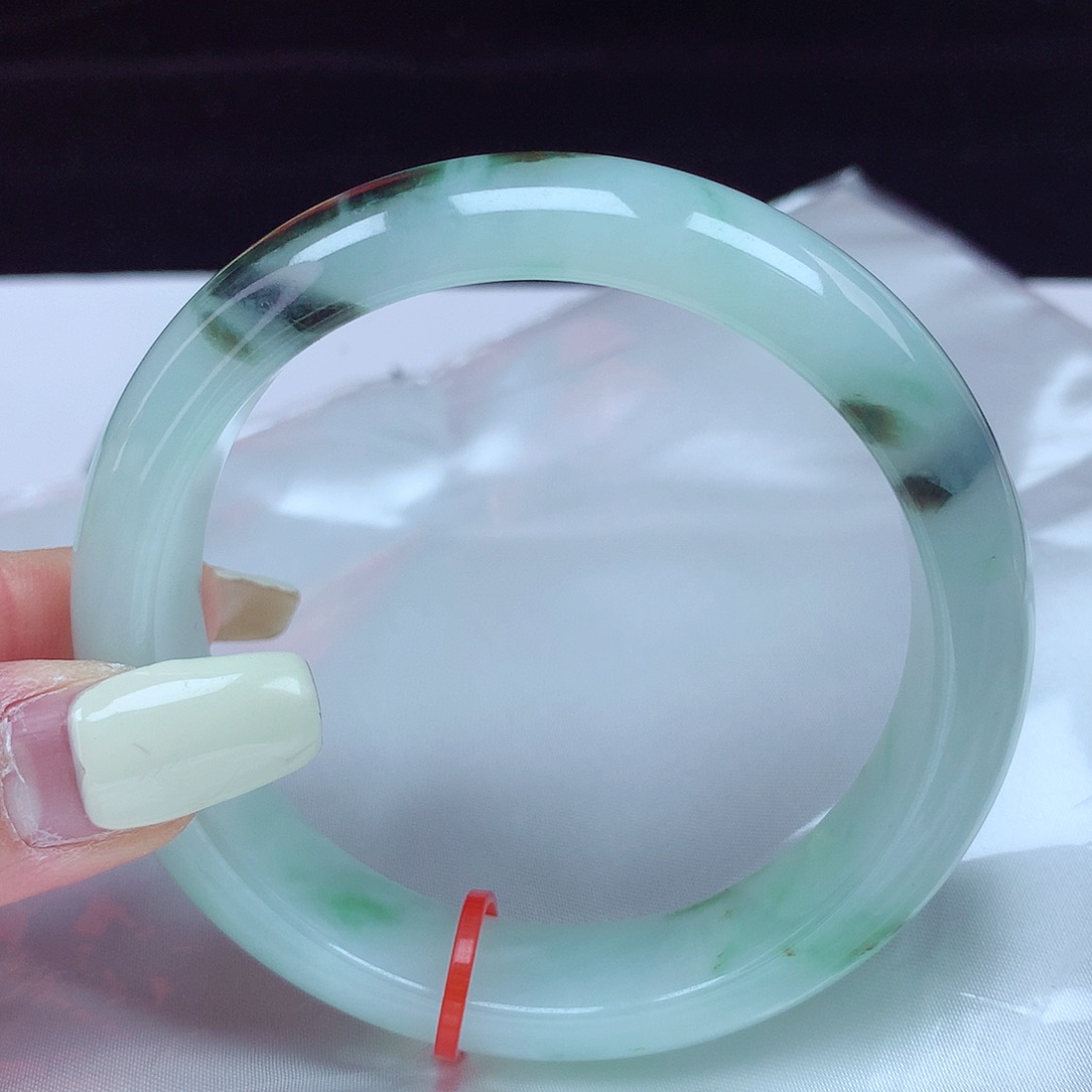 翡翠手镯未镶嵌59圈