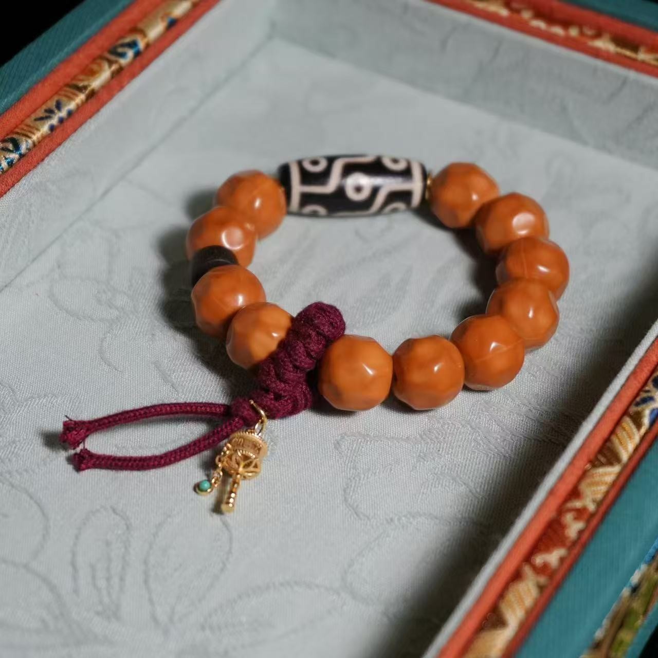 F1023 玛瑙银925镶嵌 天珠 猴头九眼手串