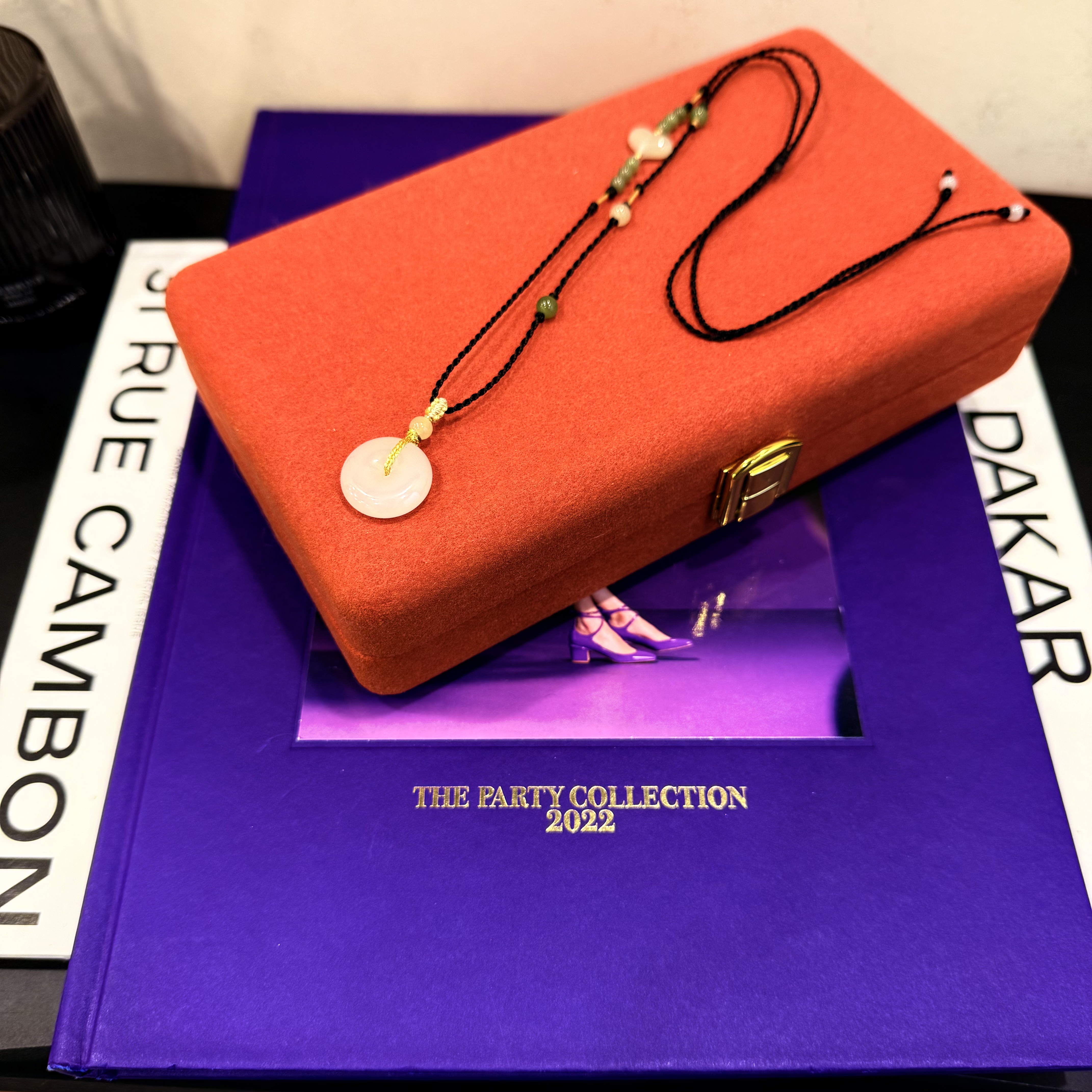 壹屿珠宝     113010    18 K金配件和田玉典藏级颈饰   