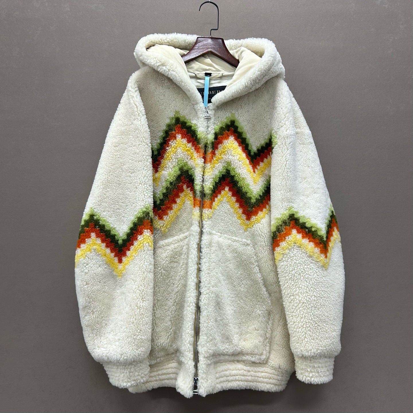 99新 BURBERRY/博柏利 连帽羊羔绒外套 48码 ys000198