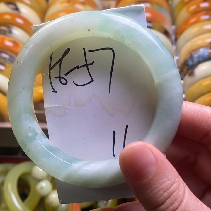 蛇纹石玉手镯未镶嵌