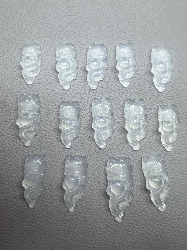 岫玉白月光高冰宝宝龙小吊坠