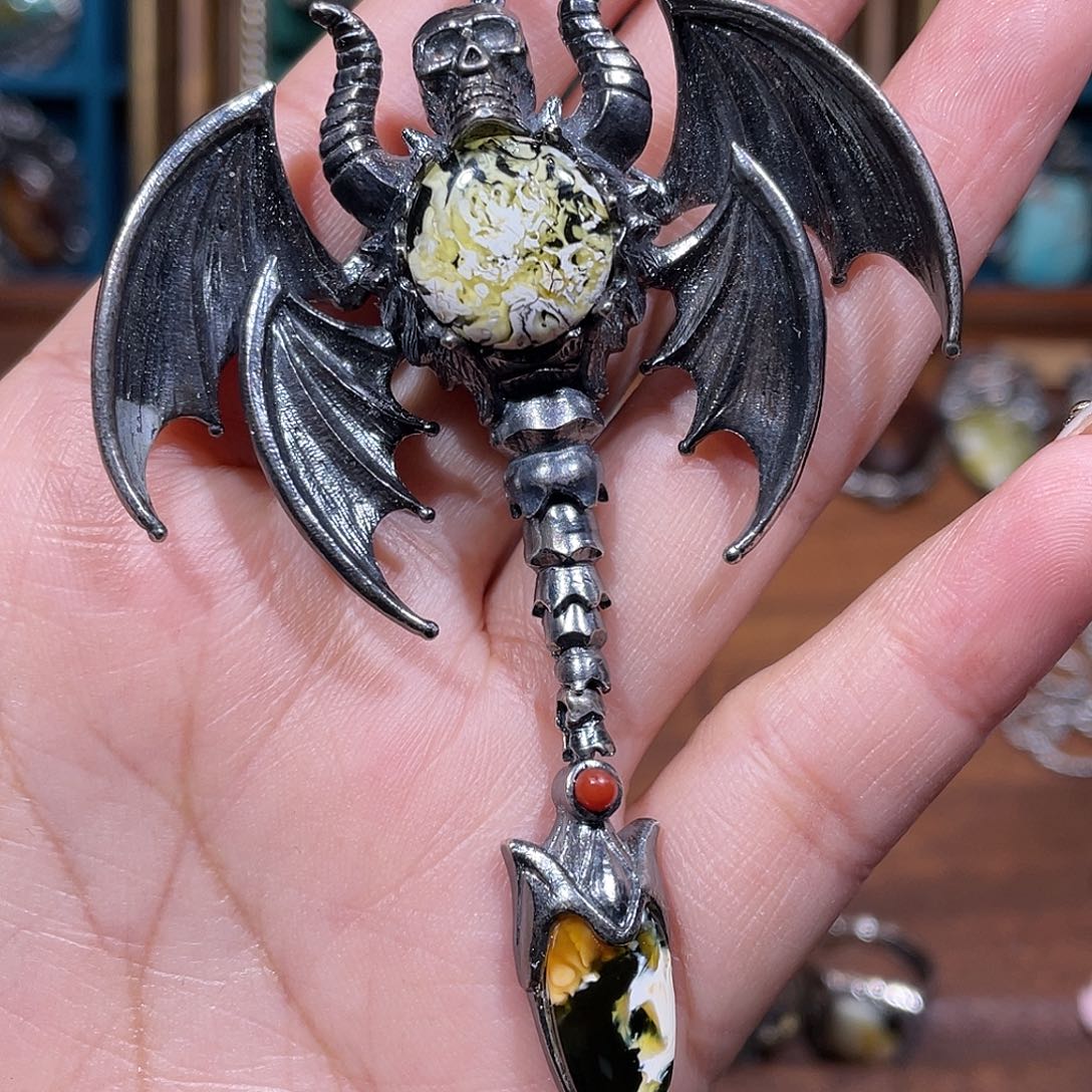 N***a琥珀银S925镶嵌颈饰吊坠