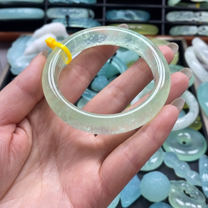 蛇纹石玉手镯未镶嵌舒*