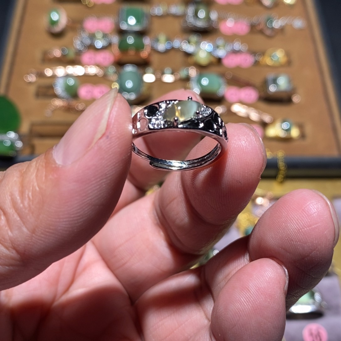 和田玉（碧玉）戒指未镶嵌