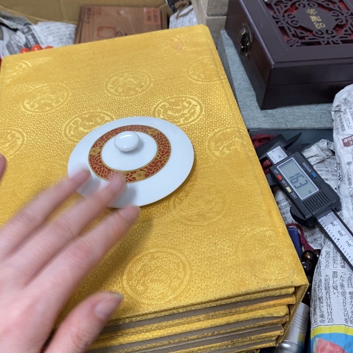 瓷片哈中古工艺品一件