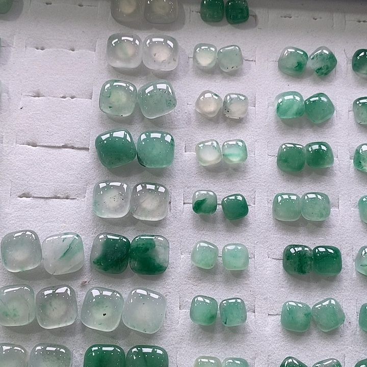 石英质玉（非洲翠）银S925镶嵌耳钉